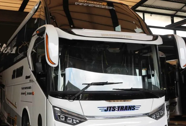Bus Wisata Mewah Nyaman
